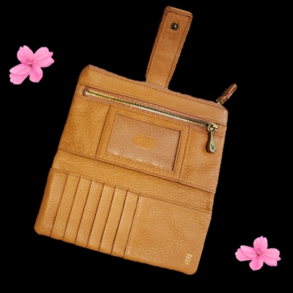 HOBO INTERNATIONAL - WALLET - EUC - TAN - GENUINE LEATHER - WUNDERLUST  LINING